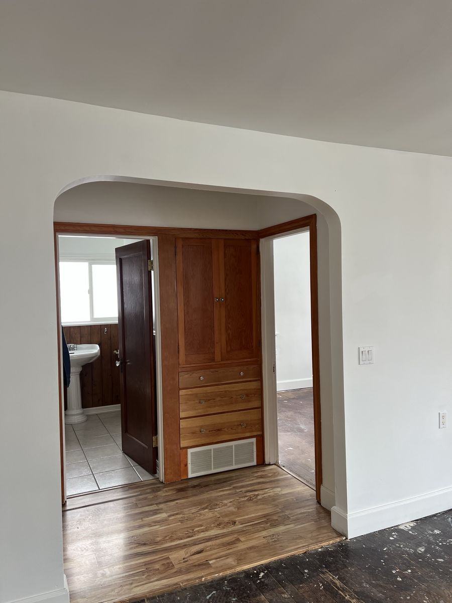 Main image 6