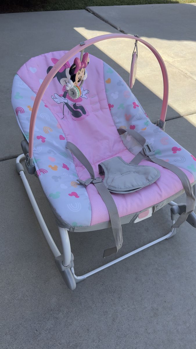 Disney Baby 2-in-1 Slip Resistant Vibrating Infant & Toddler Baby Rocker Chair, Minnie Mouse by Bright Starts