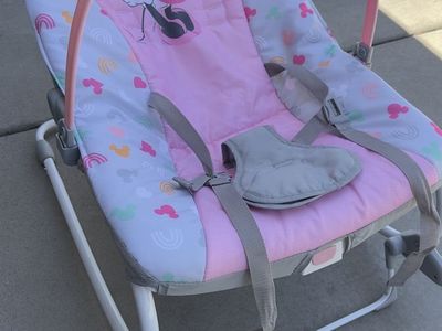 Disney Baby 2-in-1 Slip Resistant Vibrating Infant & Toddler Baby Rocker Chair, Minnie Mouse by Bright Starts