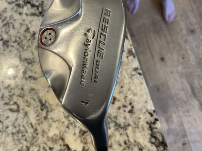 TaylorMade Rescue Dual 4-Hybrid Golf Club 22° Right Handed