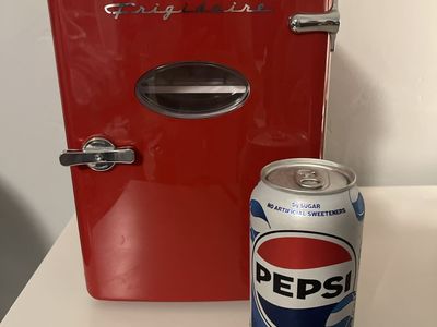 Frigidaire EFMIS129-B Retro 6-Can Mini Beverage Fridge - Red