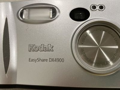 Kodak EasyShare DX4900 4.0 Mega Pixels Digital Camera