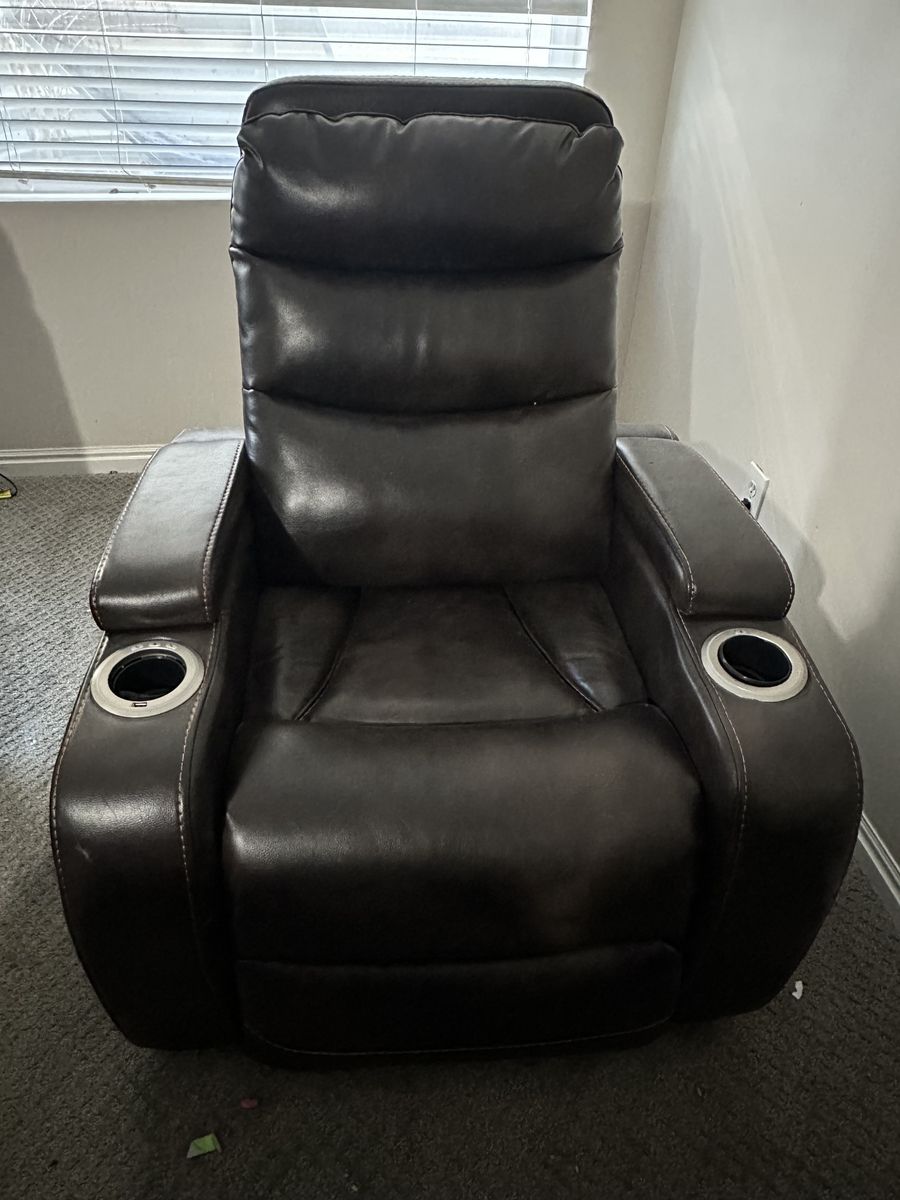 Used, like new Power Recliners