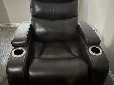 Used, like new Power Recliners