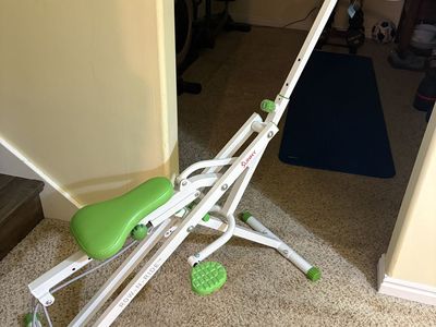 Sunny Health & Fitness Smart Row-N-Ride Glute & Leg Trainer