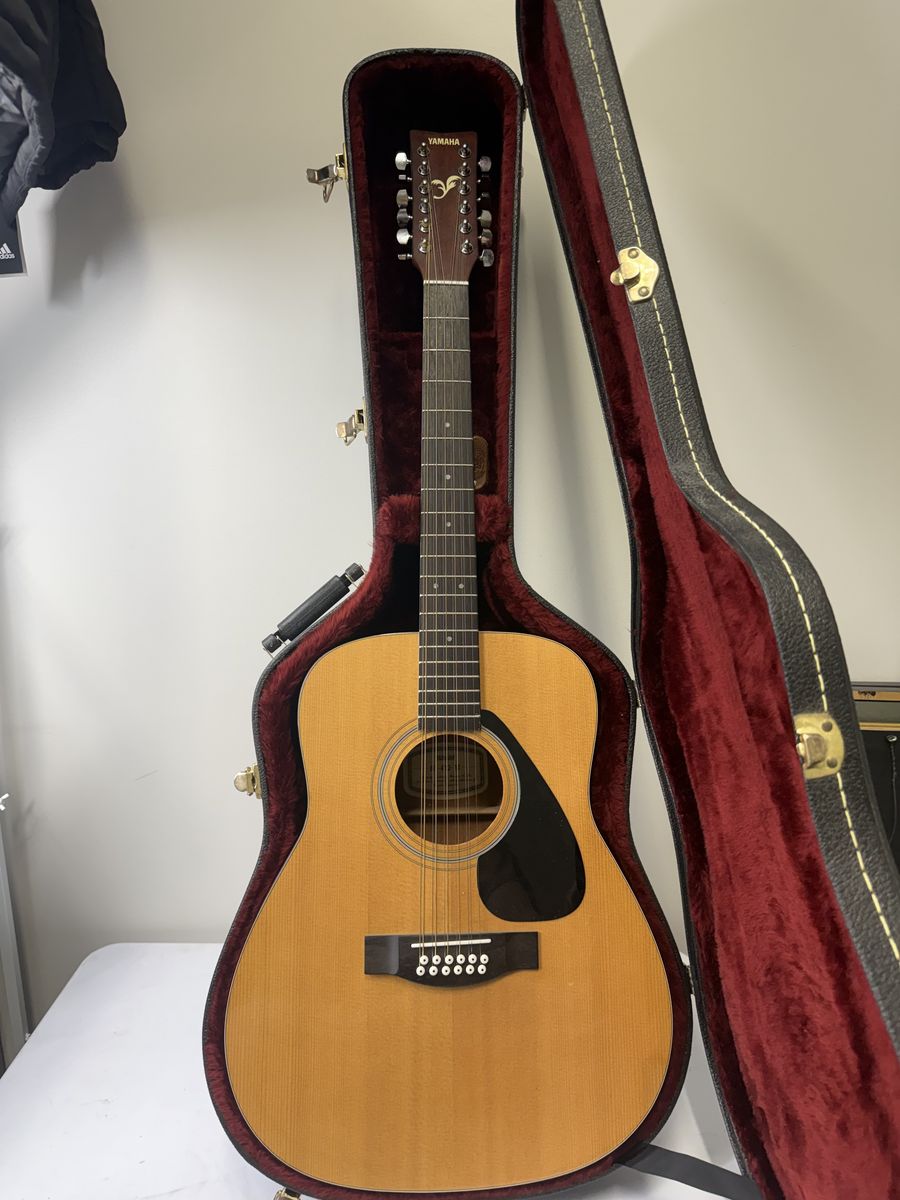 NEEDS REPAIR - Yamaha 12 String Acoustic Guitar