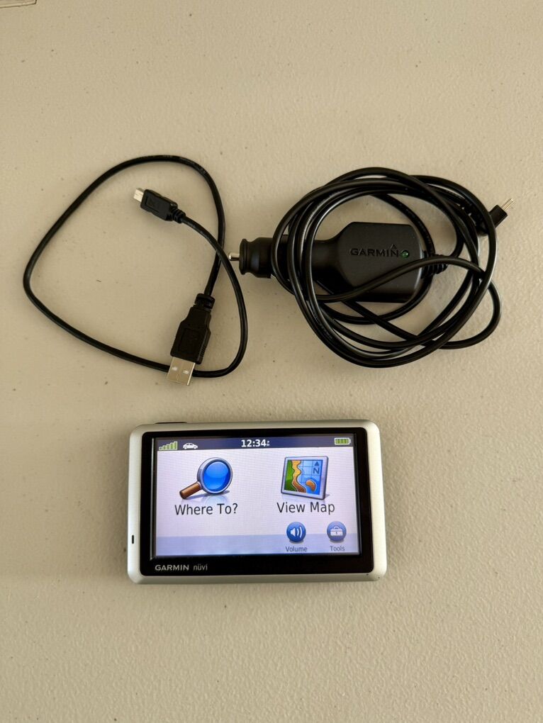 Garmin Nuvi 1300 GPS Navigation System
