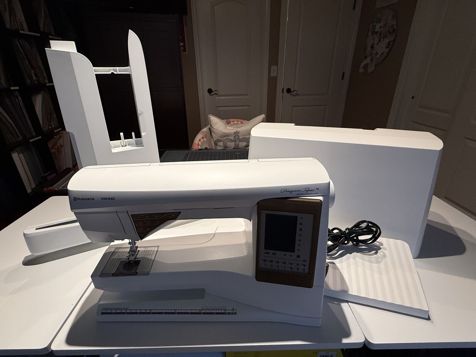 Husqvarna Designer Topaz 50 Embroidery/Sewing Machine and White Sewing Table