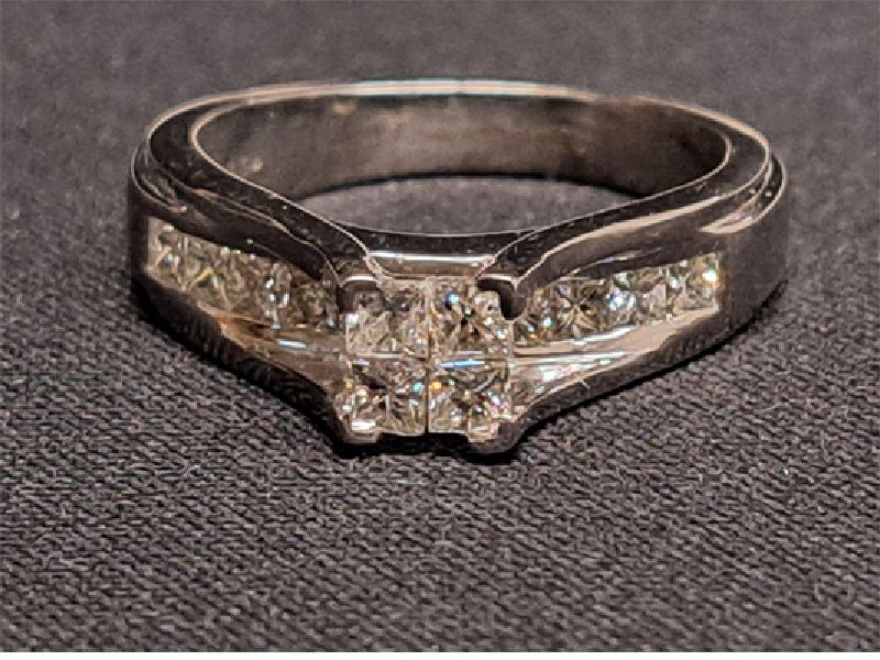 myhometownauctions.com - Mar 24, Mar 25, and Mar 26: Great Toys, Star Wars and Collectibles Auctions (My Hometown Auctions)