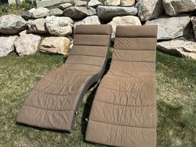 Outdoor Lounge Chairs