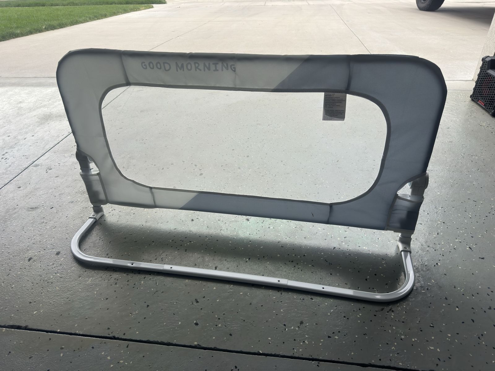 Foldable bed rail