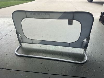 Foldable bed rail