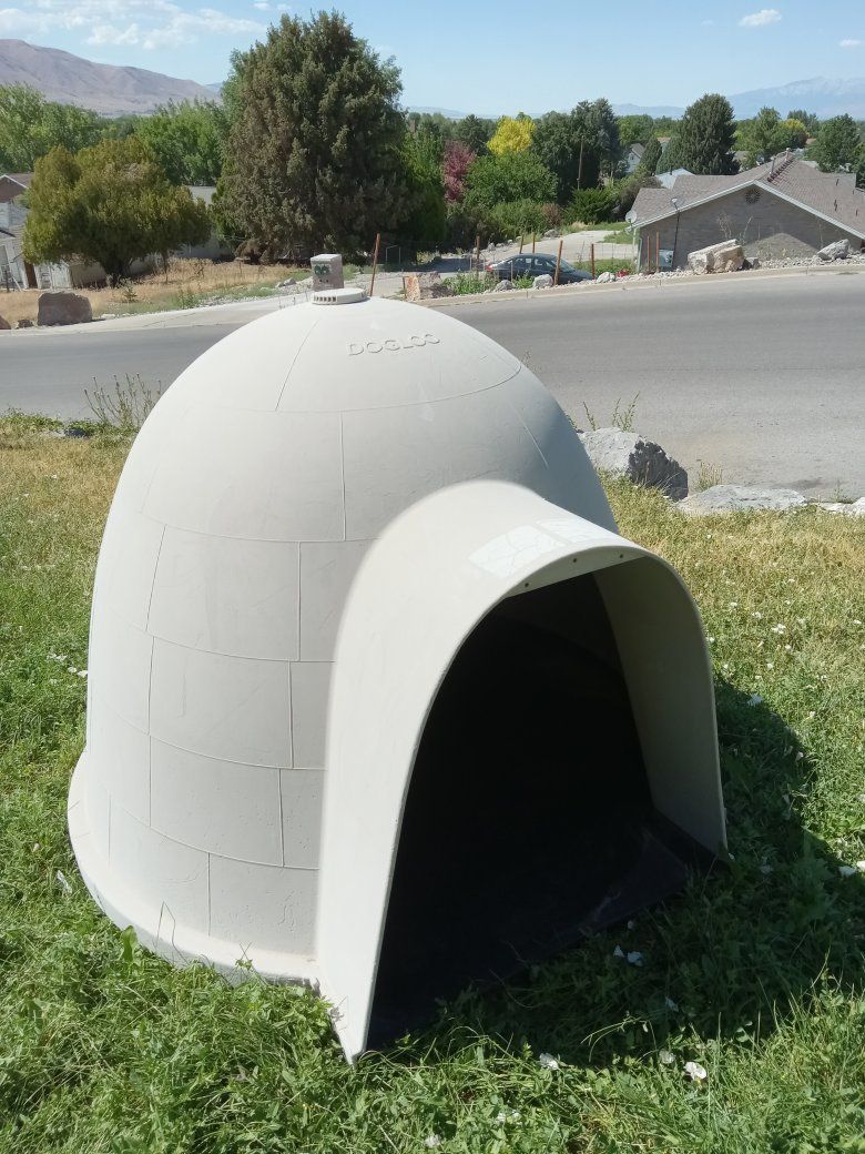 XL Classic Petmate Dogloo Igloo-Style Large Outdoor Dog House