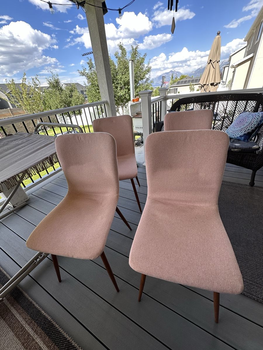 Set of 4 Pink Upholstered Dining Chairs with Wood Legs