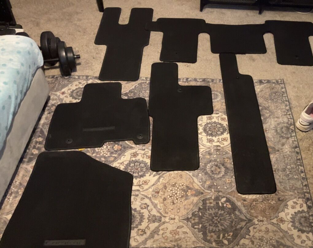 2022-2025 Kia Carnival OEM Black Carpet Floor Mats