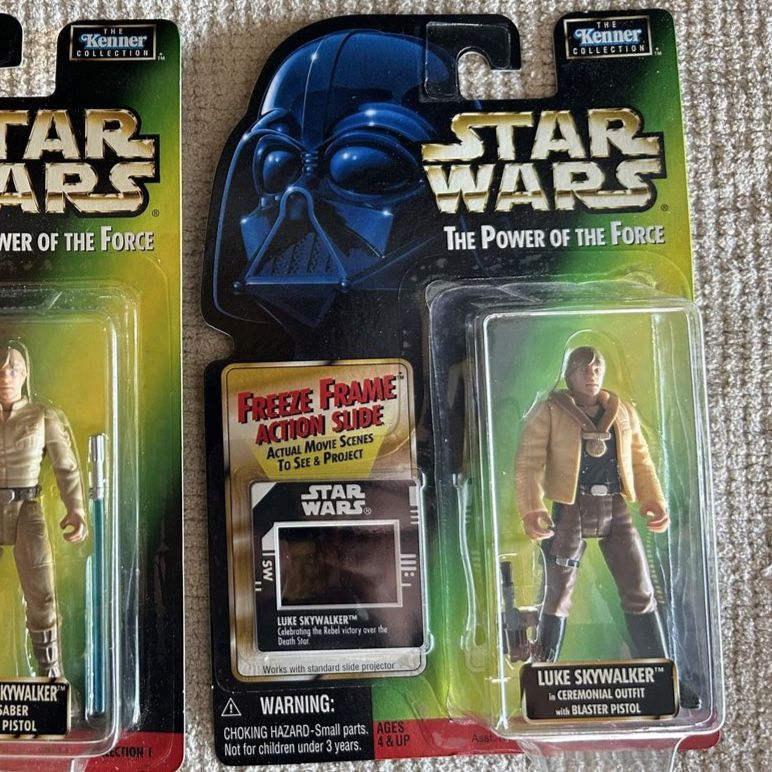 Kenner Star Wars Luke Skywalker Action Figure: Ceremonial Outfit - 1997 Power of the Force Green Card