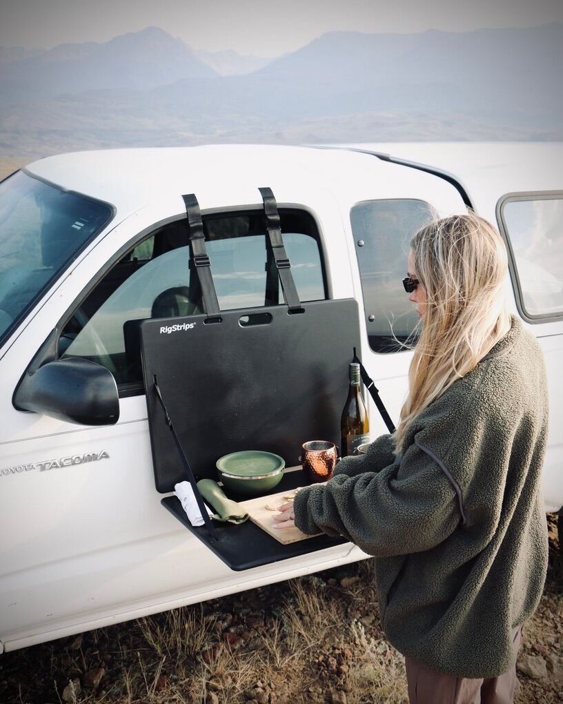 Rig Strips Sidecar Table
