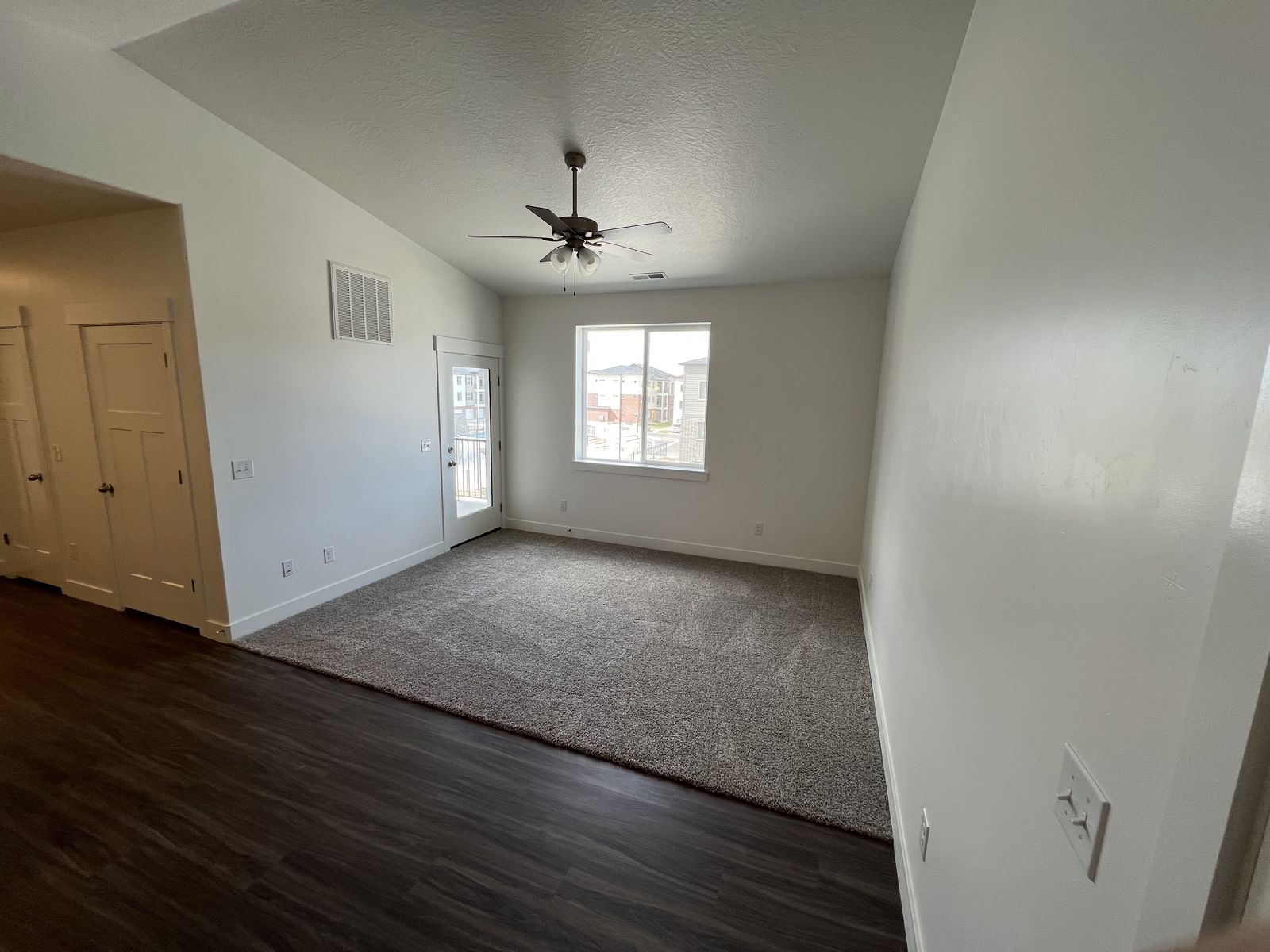 2 Single Rooms - Female in Lehi