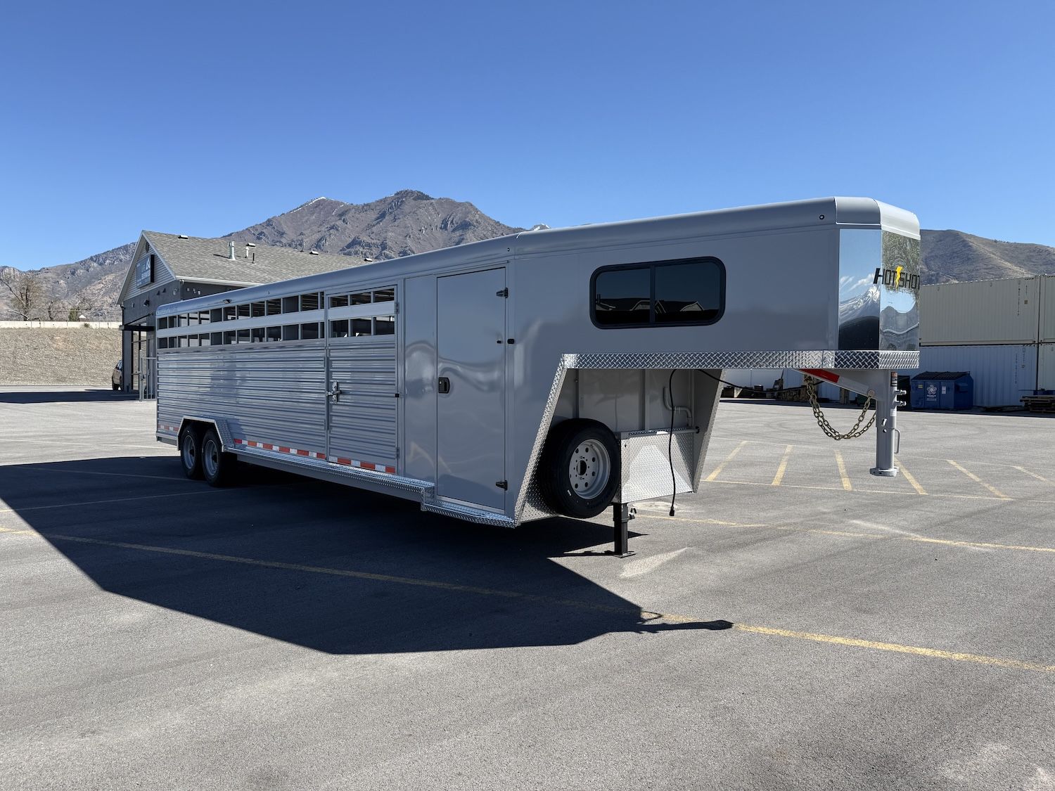 2027 Trails West Hotshot 29' GN