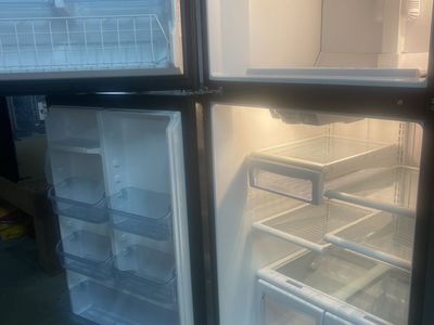 Black topmount Refrigerator 18 Cubic Feet