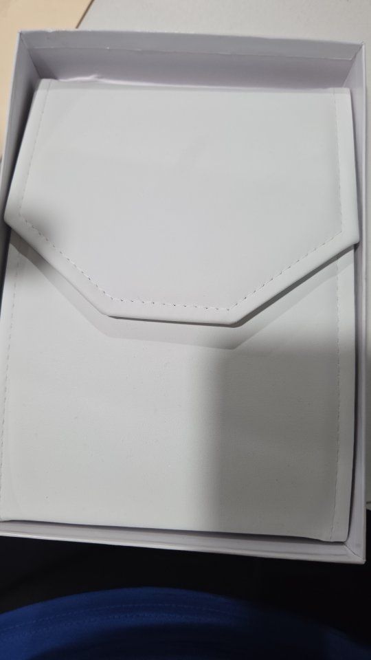 Main image 3