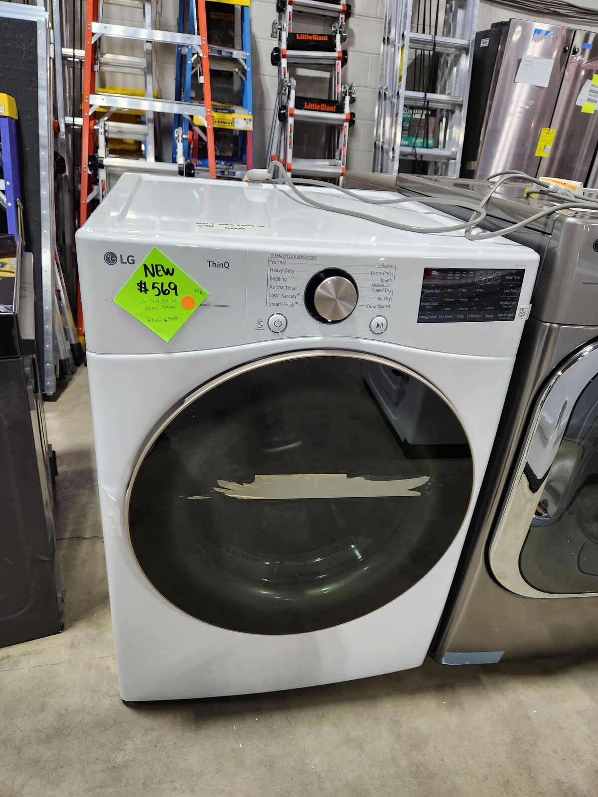 BRAND NEW! LG THINQ 7.4 CF FRONTLOAD GAS DRYER!