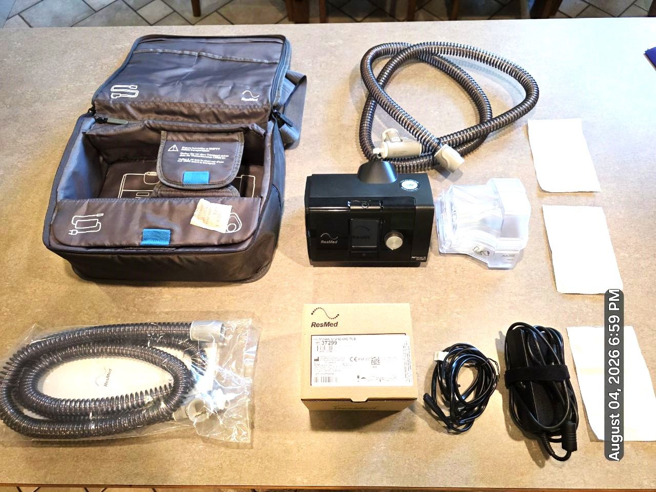 RESMED Airsense 10 AutoSet CPAP w/ Brand New Extra Supplies