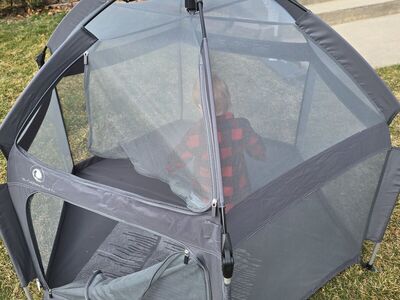 Portable todler play pen