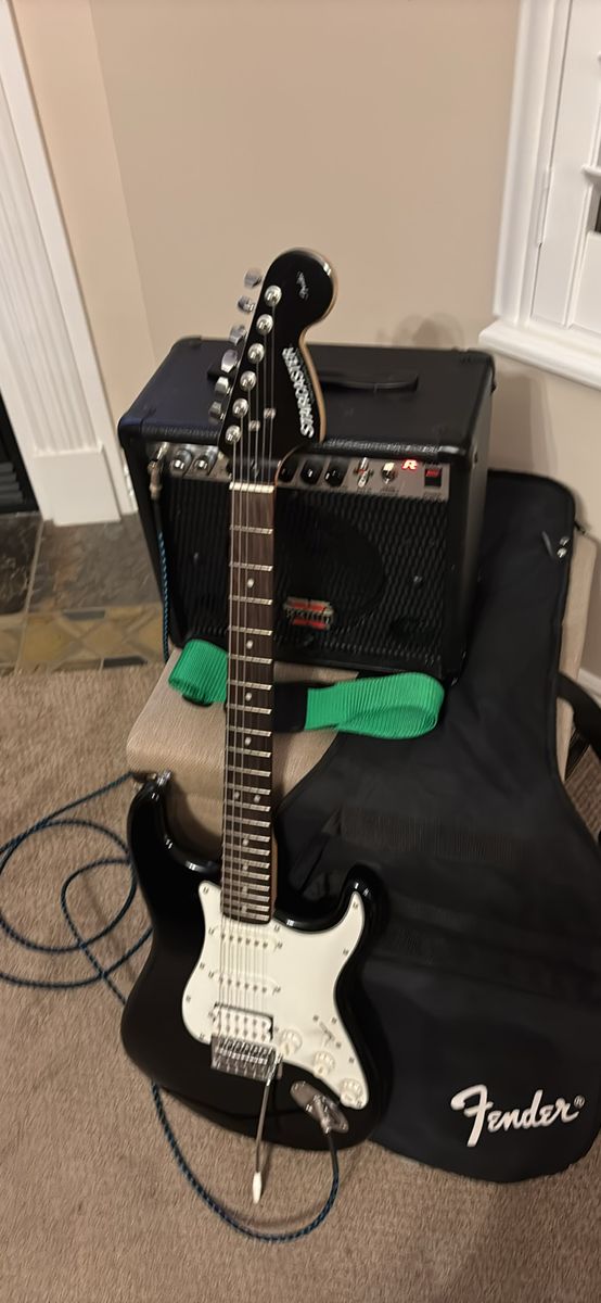 Fender Starcaster Strat  w/Amp Complete Bundle