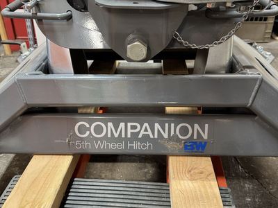 B&W Companion 5th Wheel Hitch