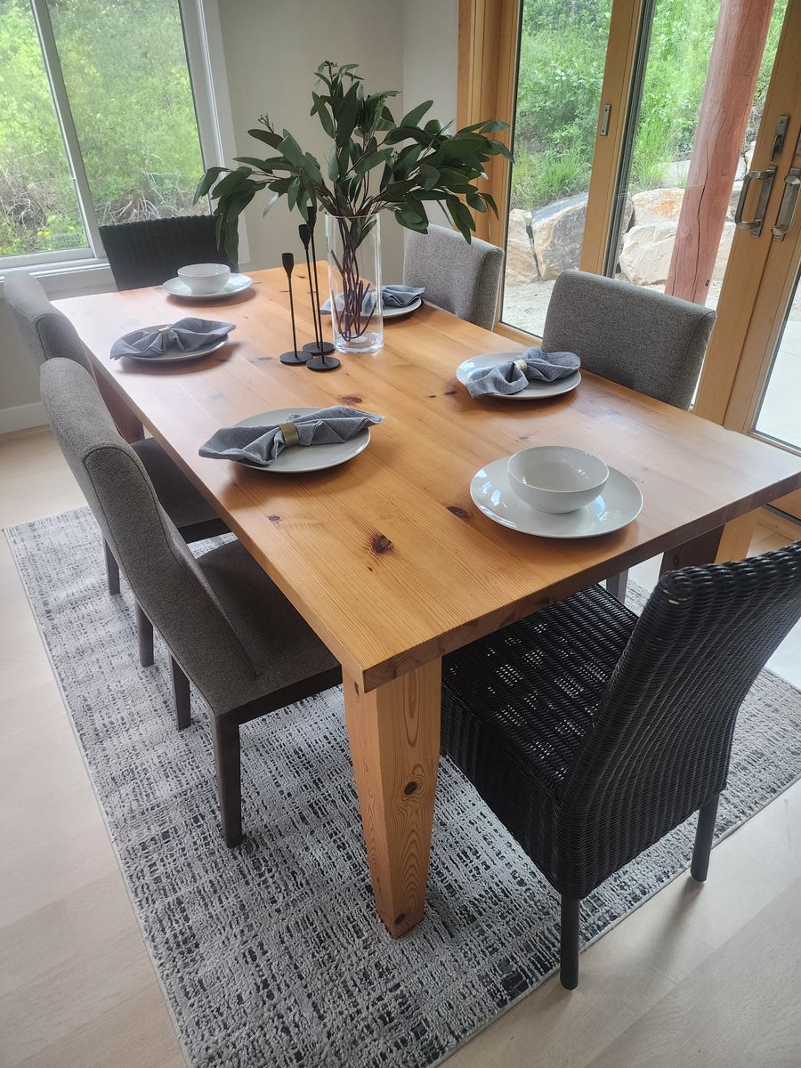 Dinning room table 60" X 36" Solid wood with 6 brown wicker durable and stylish chairs