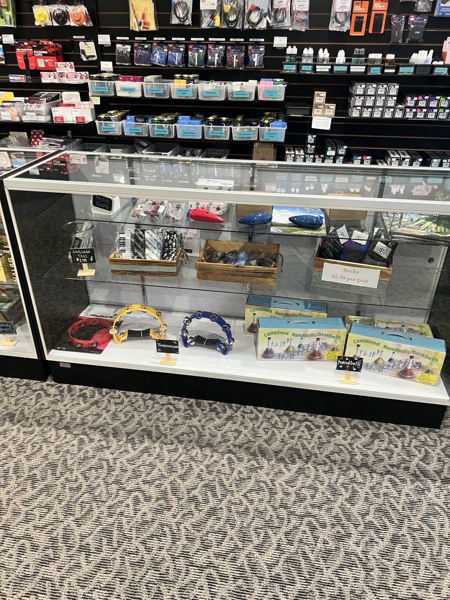 Glass Display Case - Retail Store Fixture (70" w)