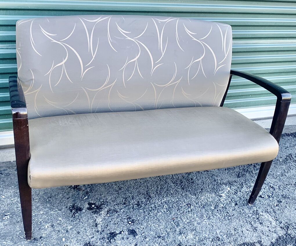 OVERSIZED 2 SEAT LOUNGE CHAIR