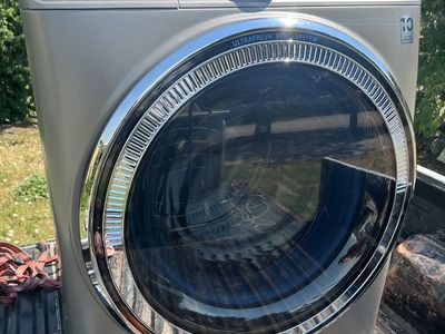 GE UltraFresh Vent System Large (4.8-cu ft) Front Load Washer