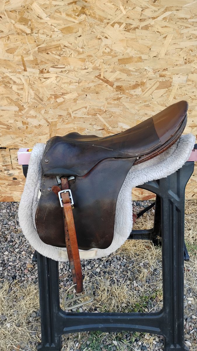 English saddle