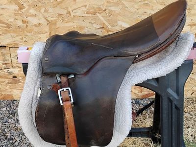English saddle