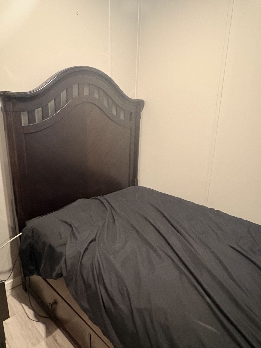 Main image 6