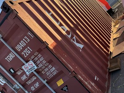 20’ shipping container
