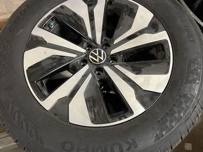 245/60R18 VW Atlas crossport wheels and tires