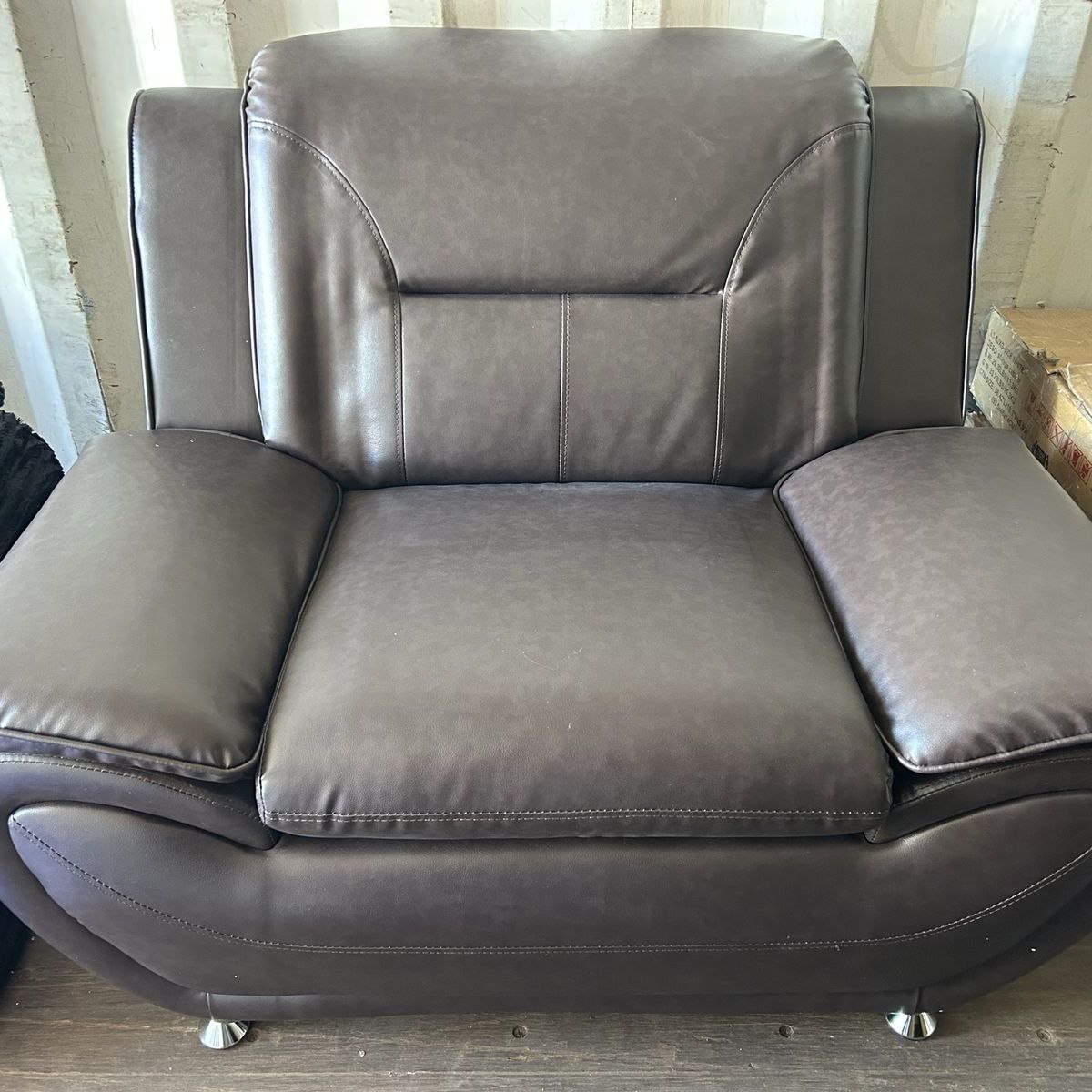 New Modern Brown Leather Armchair 46"