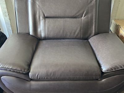 New Modern Brown Leather Armchair 46"