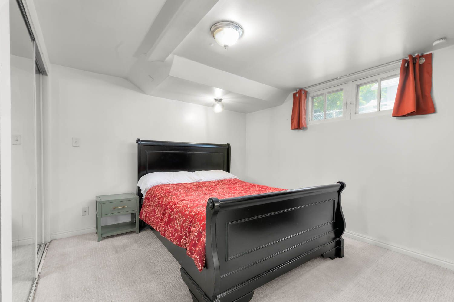 Main image 19