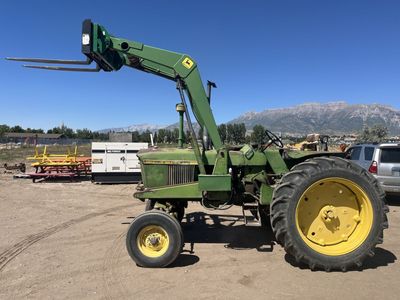 John Deere 2510 Loader Tractor