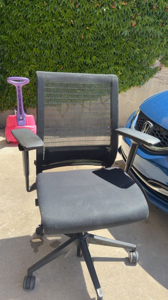Steelcase Think chair all works up and down