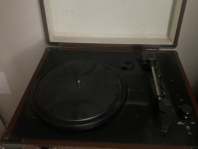 Crosley Portable Record Player / Turntable – Untested