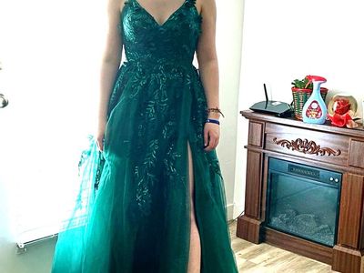 Dark Green Formal Prom Dress with Floral Appliques and Split Leg. Size Medium