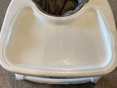 Joovy Spoon Walker in White and Gray with Large Tray and Padded Seat