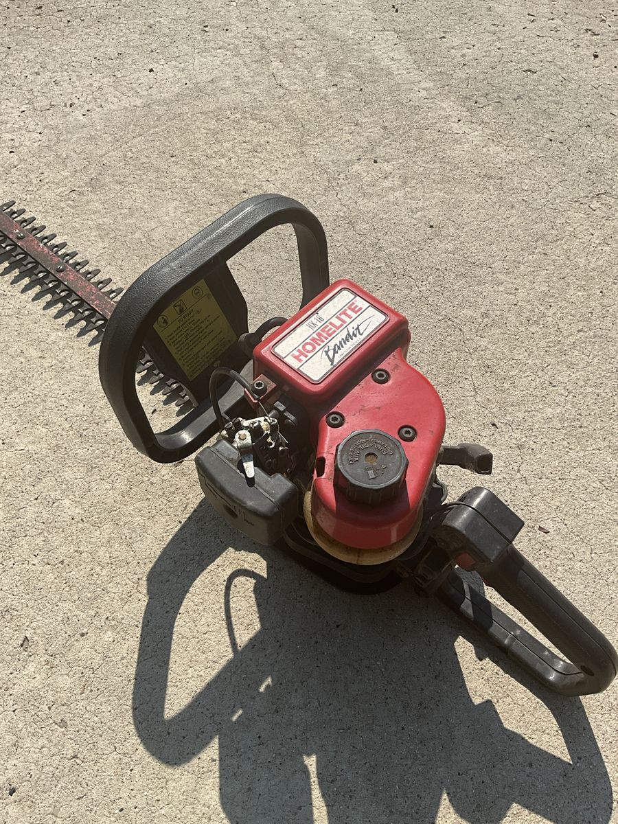 Homelite Bandit HX-16 Gas-Powered Hedge Trimmer