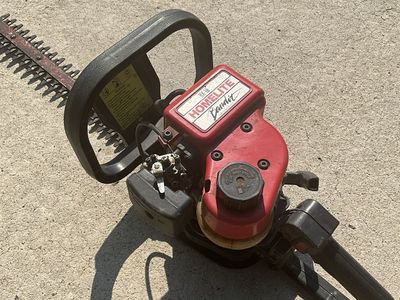 Homelite Bandit HX-16 Gas-Powered Hedge Trimmer