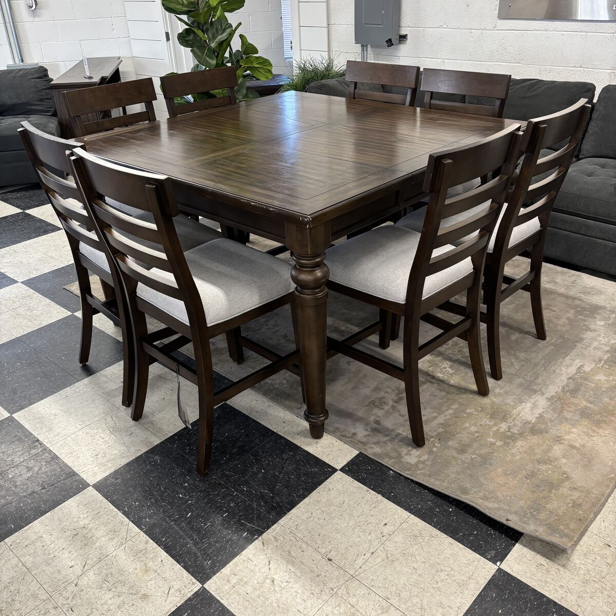 COSTCO CONCORD 9-PIECE DINING SET W/ EXTENDABLE LEAF!
